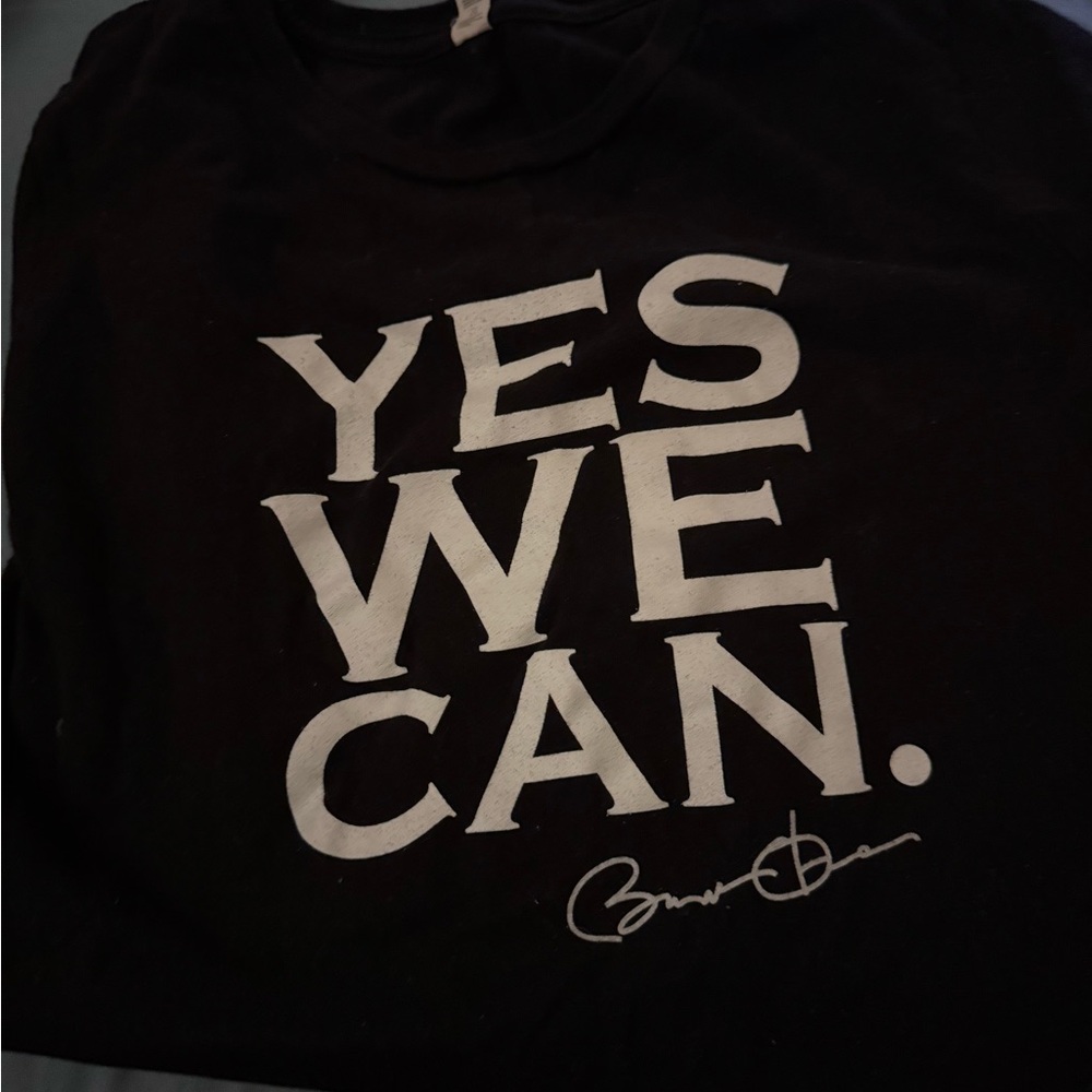 Yes We Can Vintage Barack Obama Black Graphic T-Shirt